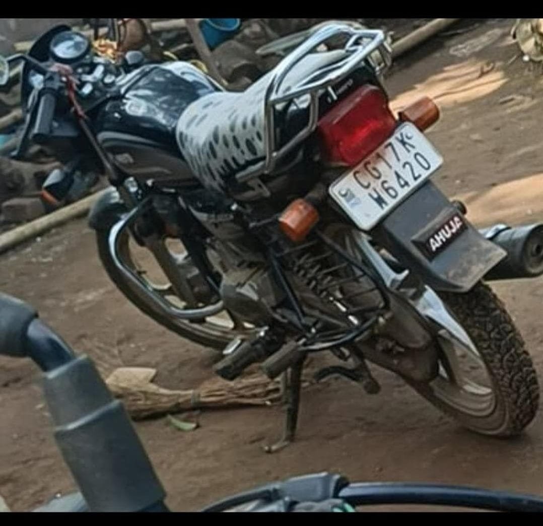 खेत में खाद डालने गए किसान की बाइक सड़क से चोरी, जांच में जुटी पुलिस.