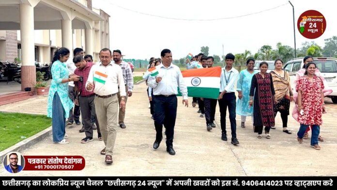 संत विनोबा भावे कृषि महाविद्यालय मर्रा में निकाली गई तिरंगा यात्रा