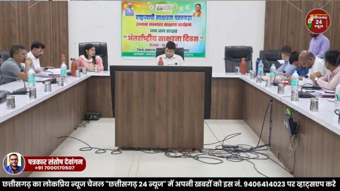 योजनाओं के शत-प्रतिशत क्रियान्वयन के साथ विकास कार्यों में तेजी लाने कलेक्टर श्री विश्वदीप ने दिए निर्देश