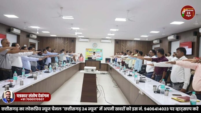 अंतर्राष्ट्रीय साक्षरता दिवस पर बीजापुर में साक्षरता ध्वजारोहण