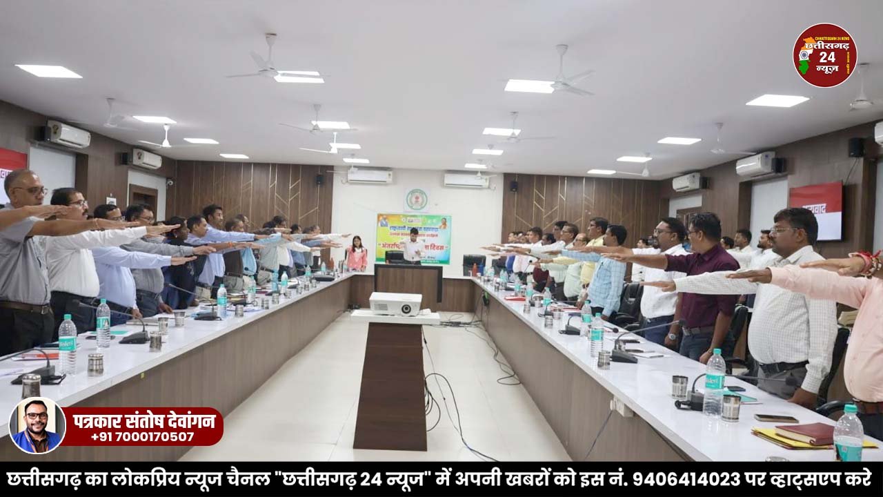 अंतर्राष्ट्रीय साक्षरता दिवस पर बीजापुर में साक्षरता ध्वजारोहण