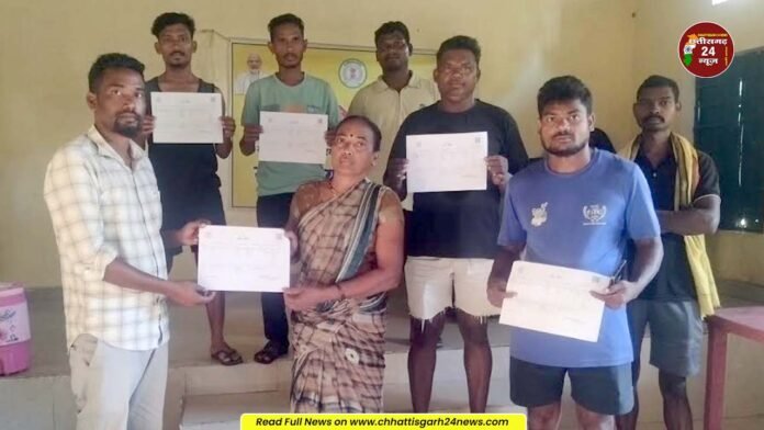 स्वामित्व योजना के तहत ग्रामीणों को मिला भूमि स्वामित्व का कानूनी दस्तावेज