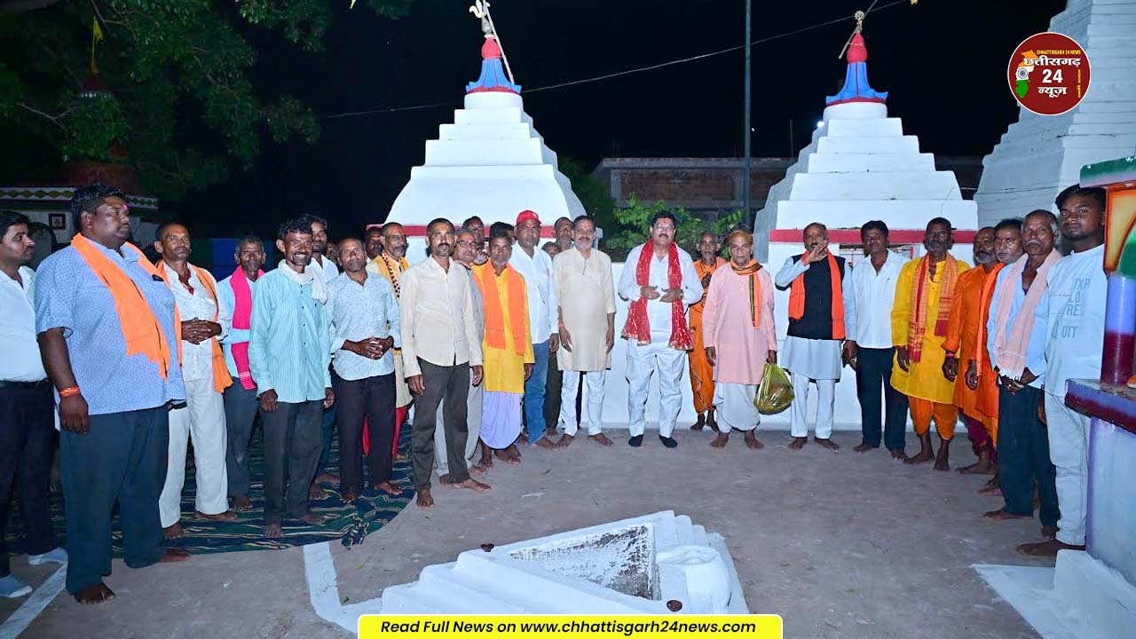 खाद्य मंत्री दयाल दास बघेल पहुंचे मां मावली माता मंदिर, की 9.20 लाख की घोषणा