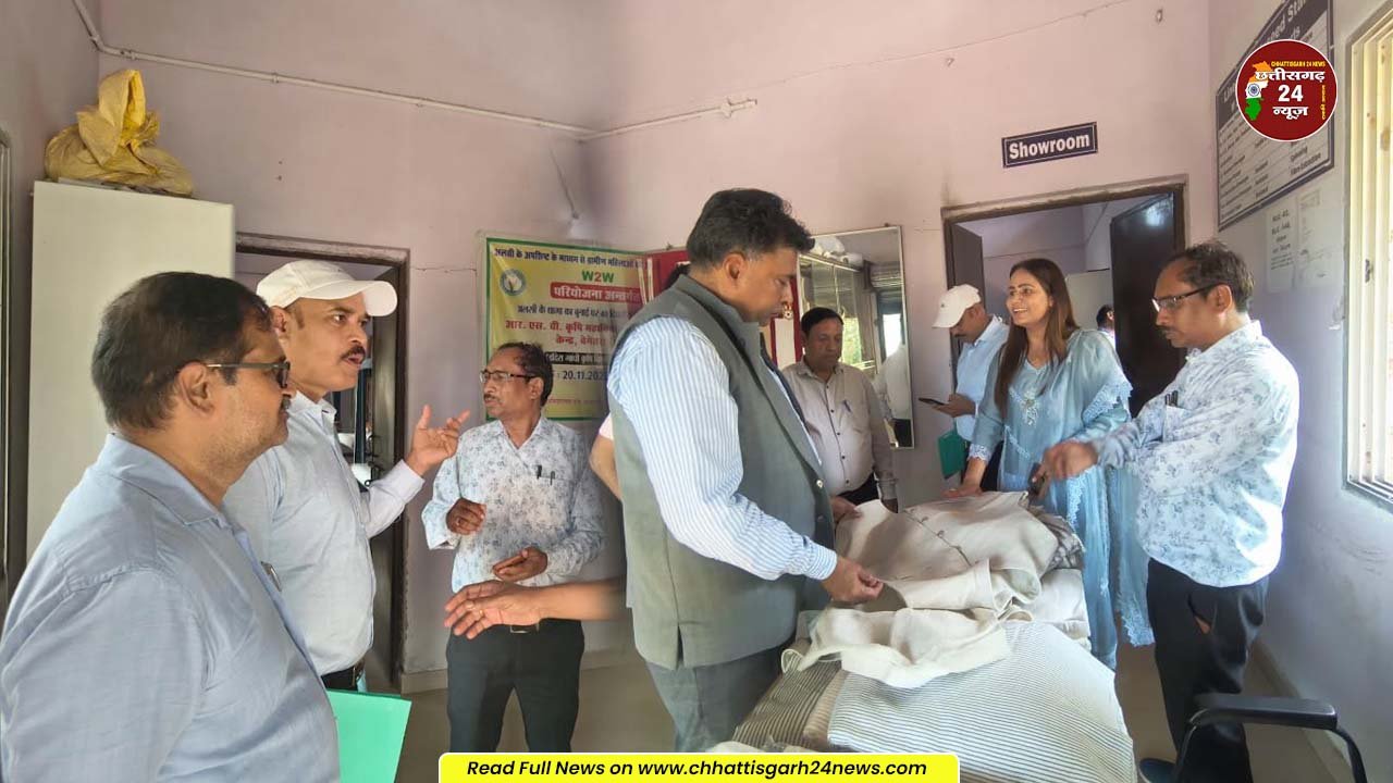 बेमेतरा में अलसी के डंठल से लिनेन निर्माण इकाई का अवलोकन