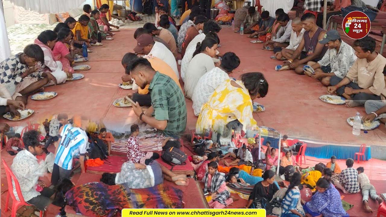 नगर निगम सेवा पण्डाल में माँ बम्लेश्वरी डोंगरगढ़ पदयात्रियों की अपार भीड़
